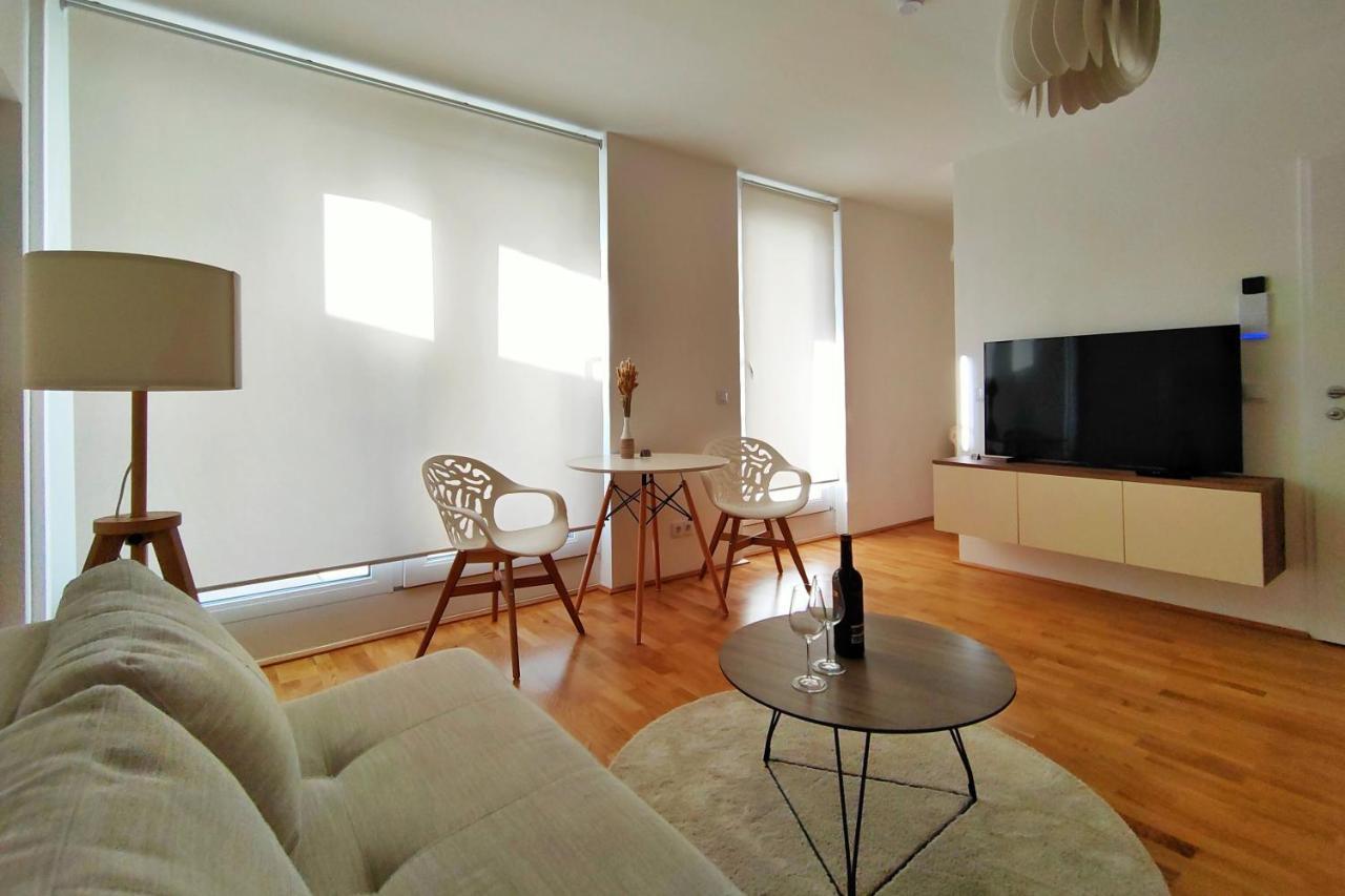 Luma Apartment Near Schoenbrunn With Parking Виена Екстериор снимка